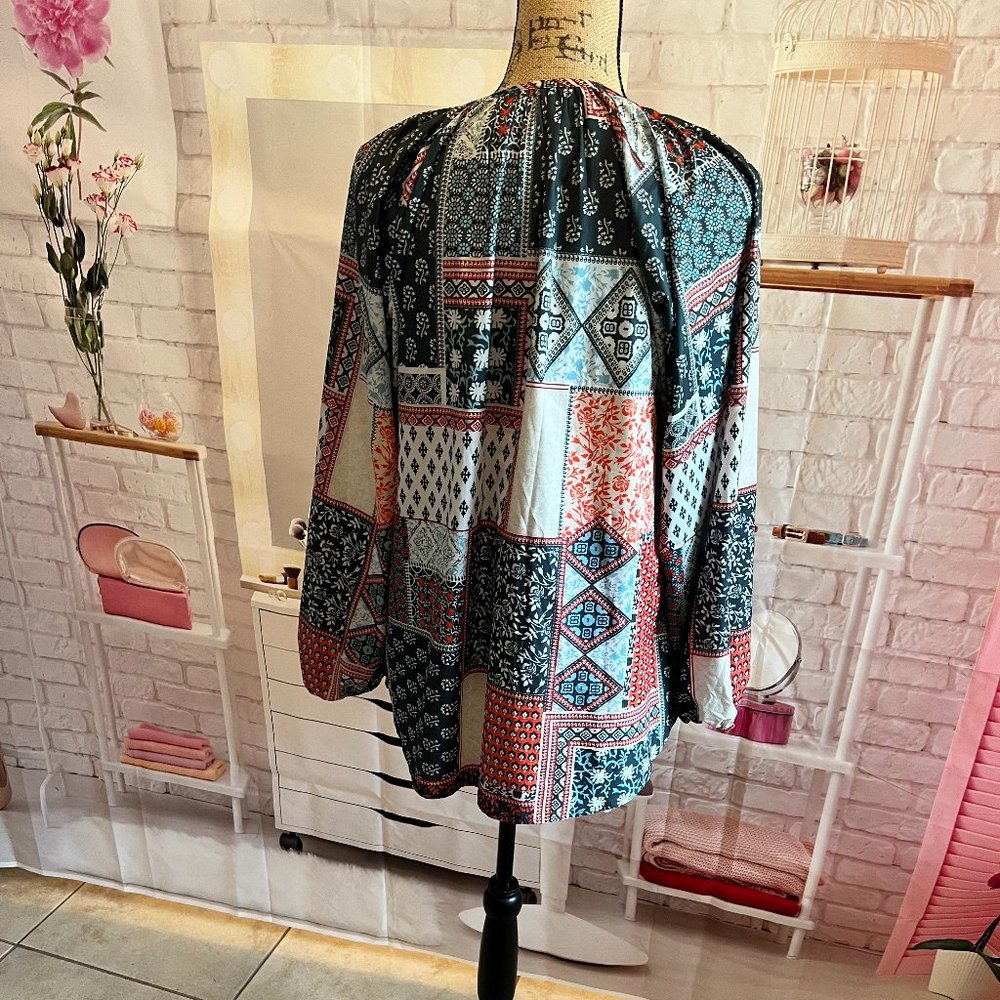 Ladies Top - Picture 2 of 2